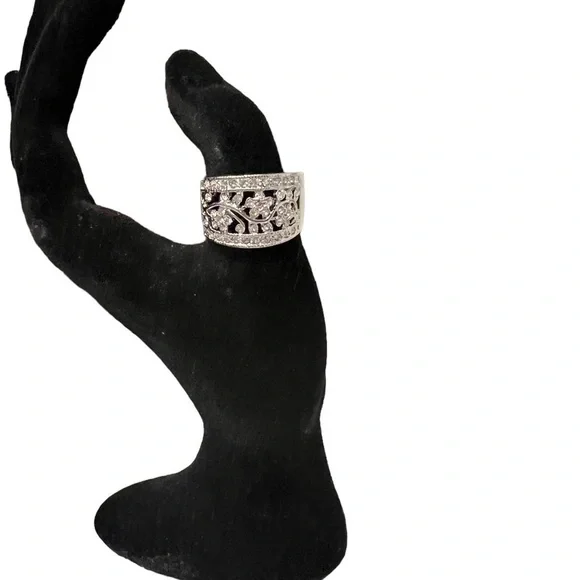 SOLD rhinestones floral pattern ring - Picture 3 of 4